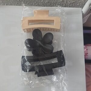 3PC SHEIN HAIR CLIPS NWT